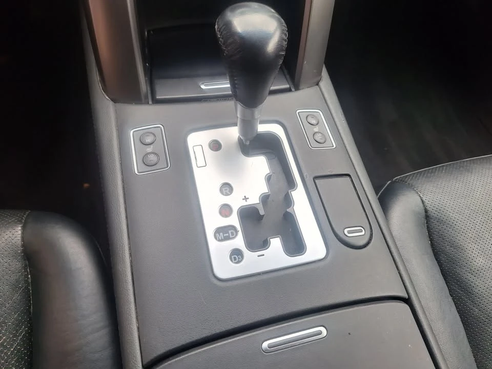 2008 Acura RL 2nd Gen - Image 10 of 17