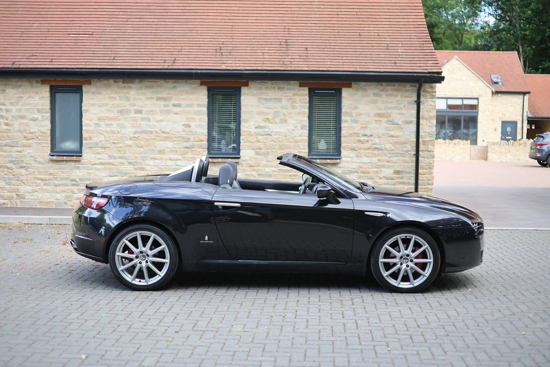 2008 Alfa Romeo - Image 11 of 30