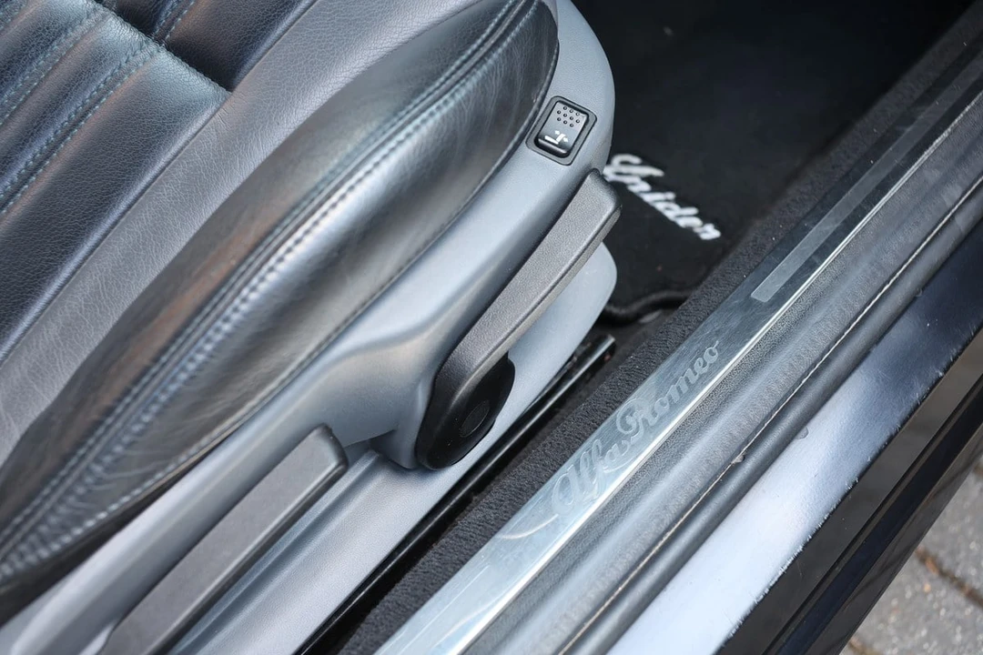 2008 Alfa Romeo - Image 16 of 30