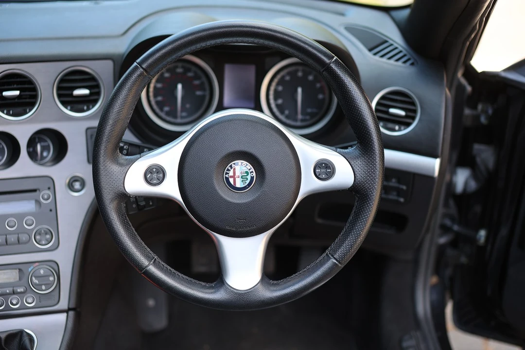 2008 Alfa Romeo - Image 14 of 30