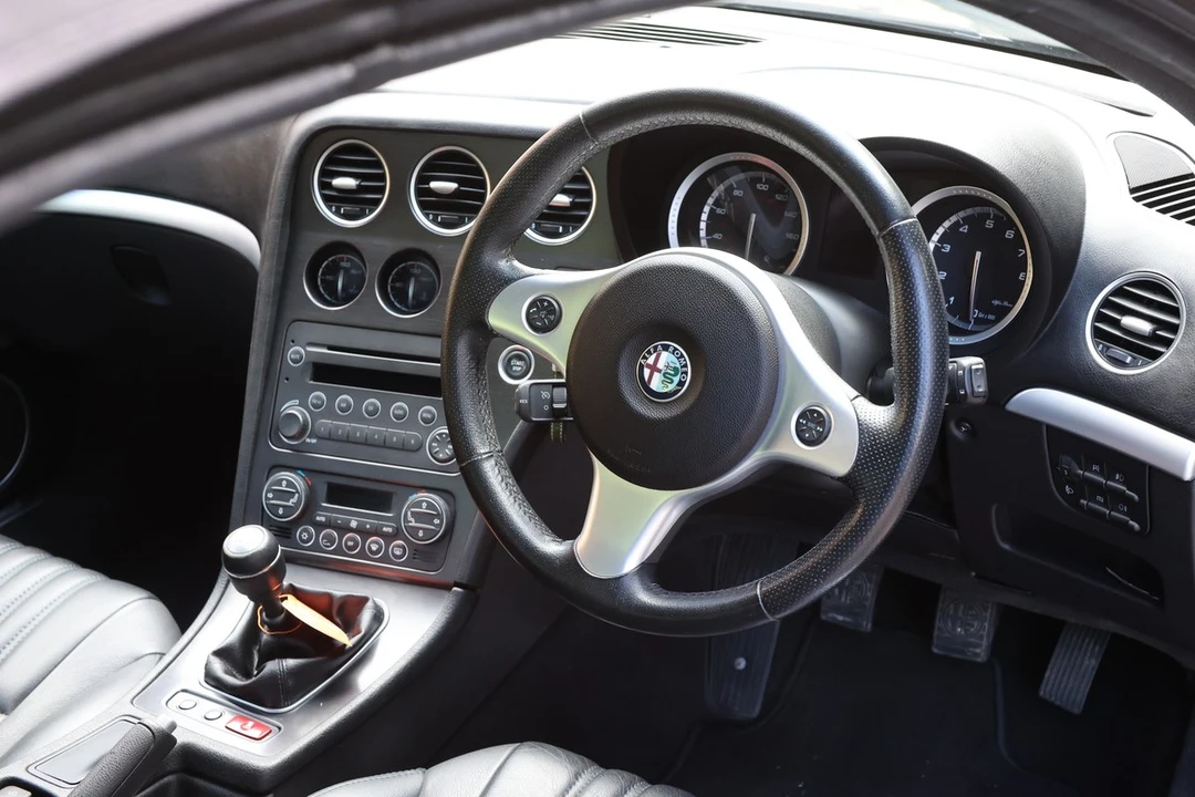 2008 Alfa Romeo - Image 12 of 30