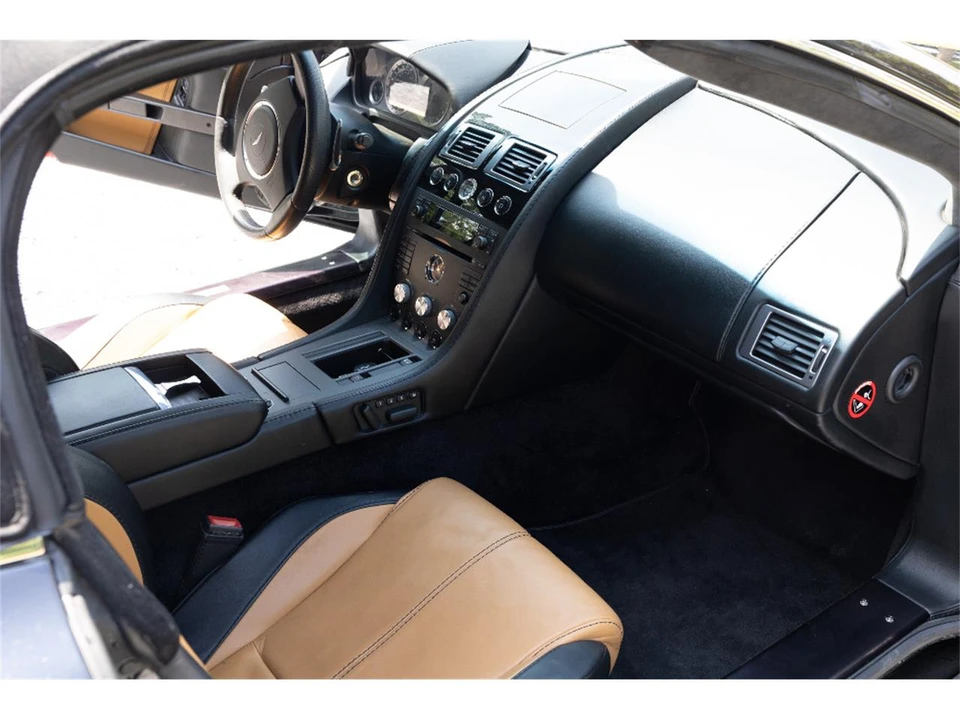 2008 Aston Martin Vantage - Image 25 of 31