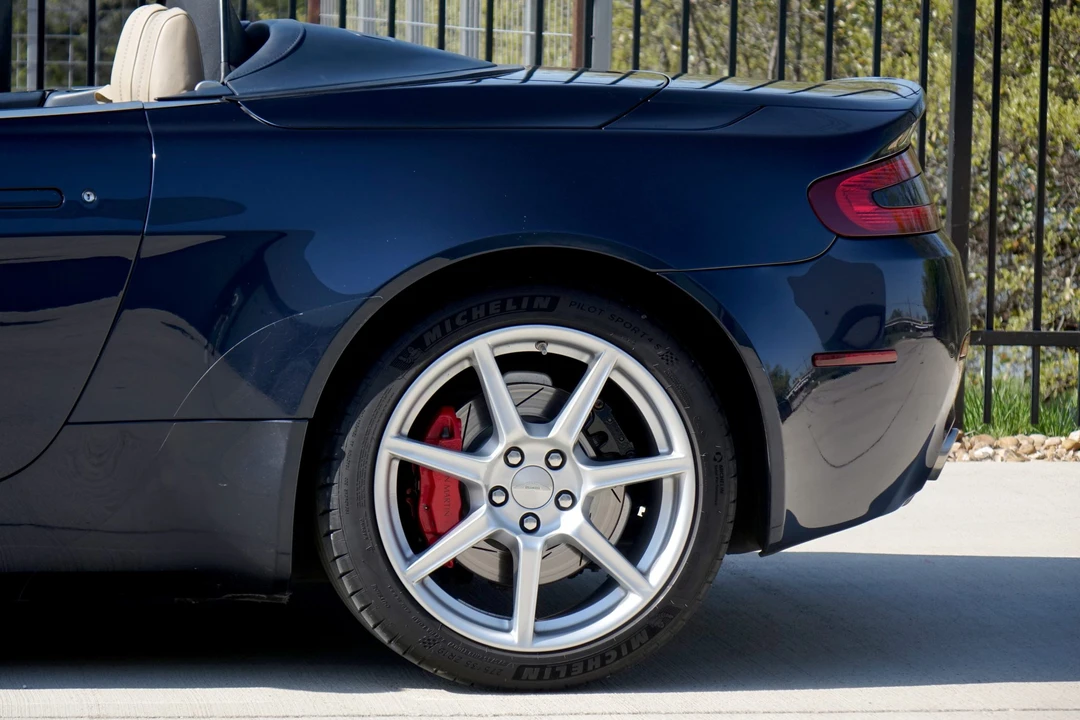 2008 Aston Martin V8 Vantage (2006-2017) - Image 30 of 31