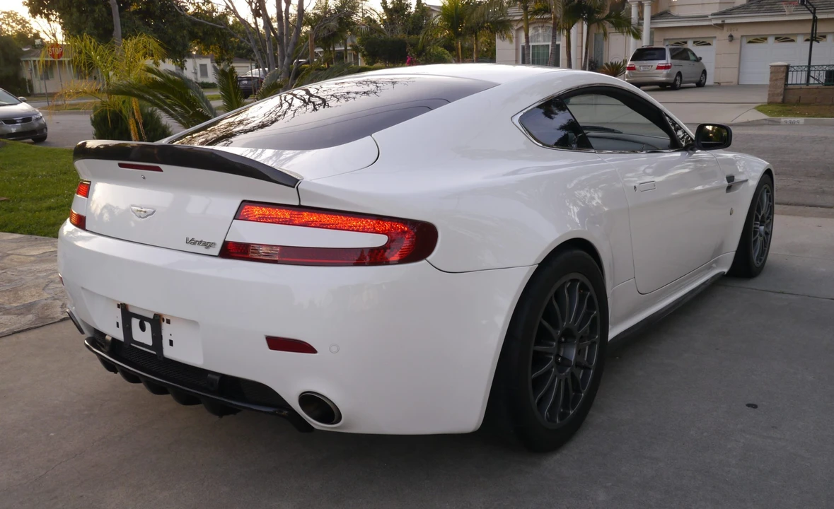 2008 Aston Martin V8 Vantage (2006-2017) - Image 10 of 31
