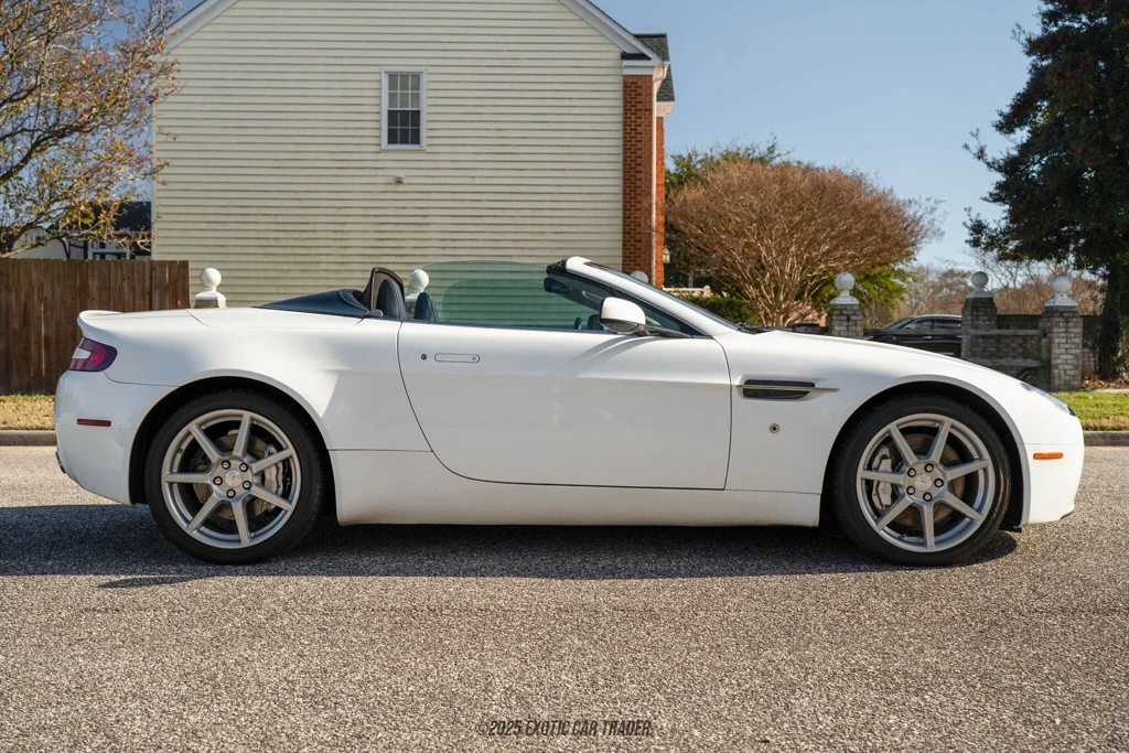 2008 Aston Martin V8 Vantage (2006-2017) - Image 9 of 12