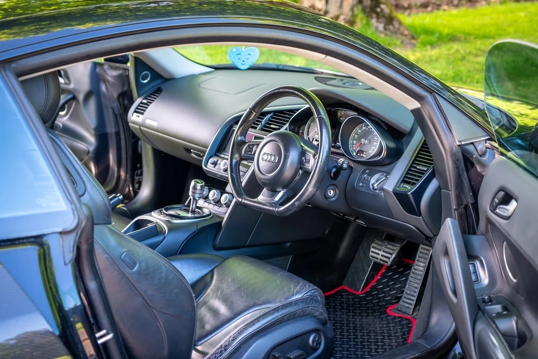 2008 Audi 42 R8 - Image 2 of 30