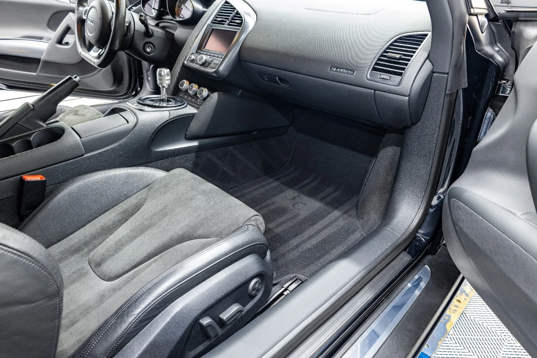 2008 Audi 42 R8 - Image 8 of 9