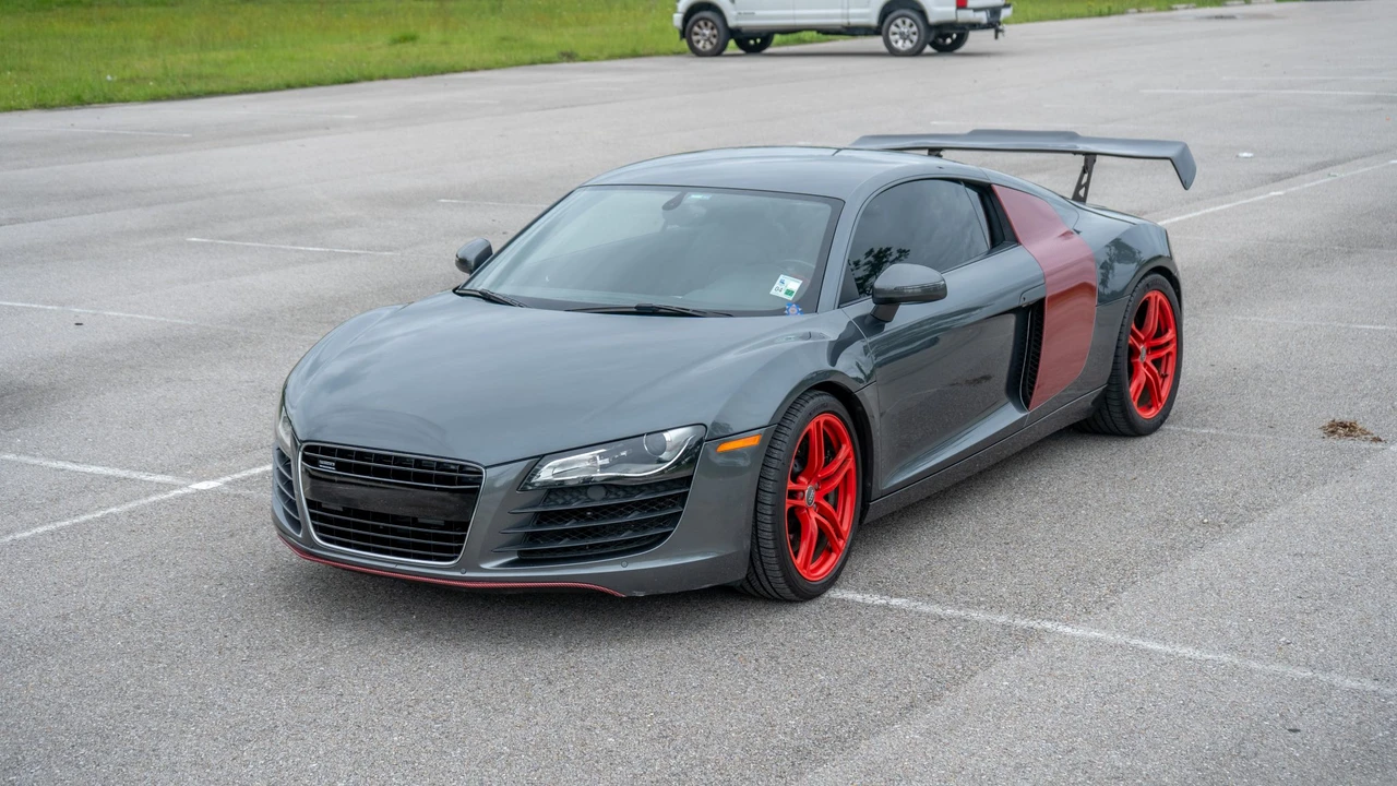 2008 Audi 42 R8 - Image 2 of 31