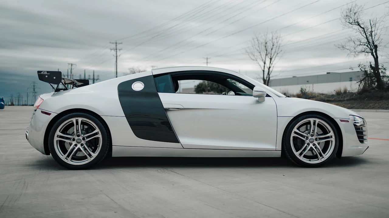 2008 Audi 42 R8 - Image 2 of 16