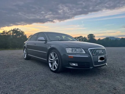 2008 Audi S8 V10