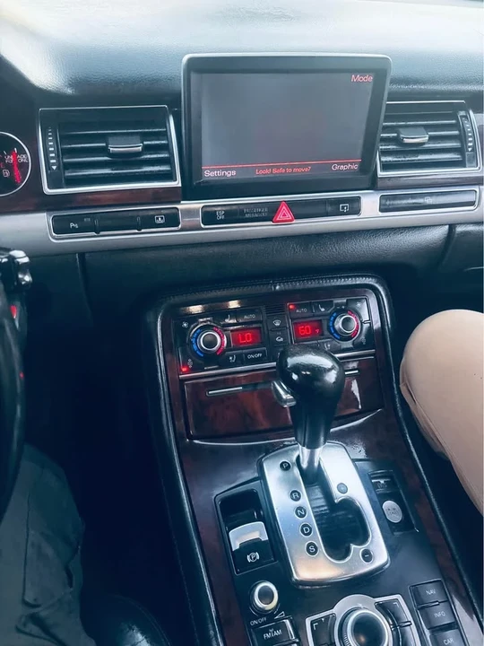 2008 Audi D3 A8 - Image 14 of 17