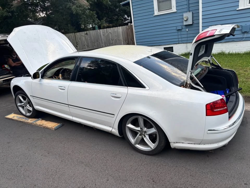 2008 Audi D3 A8 - Image 2 of 3