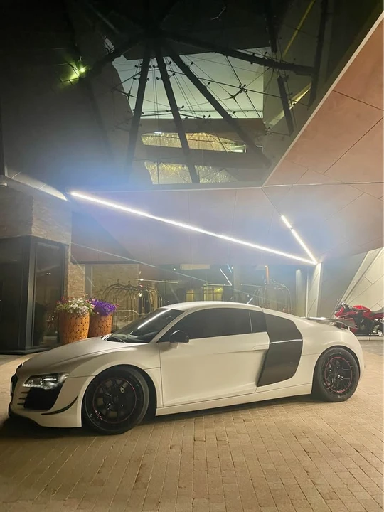 2008 Audi 42 R8 - Image 2 of 7