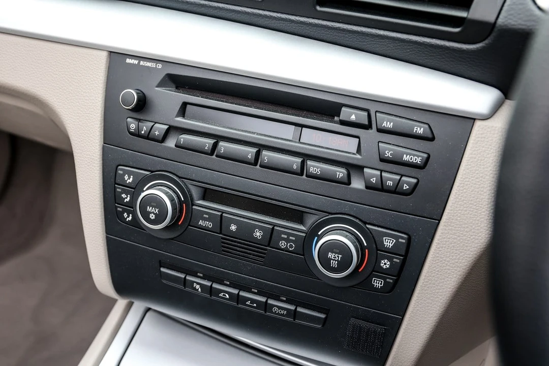2008 BMW E81/E82/E88 1 Series - Image 14 of 30
