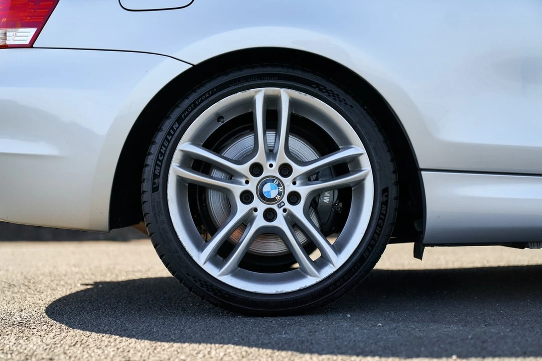 2008 BMW E82 135i & 135is - Image 15 of 30