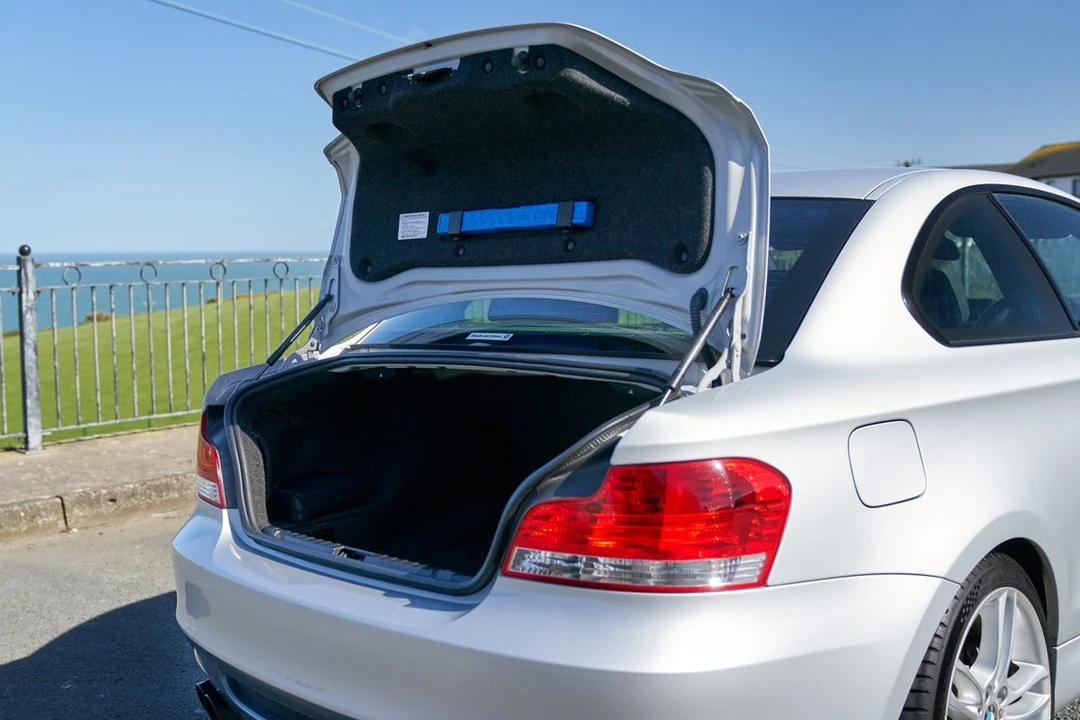 2008 BMW E82 135i & 135is - Image 14 of 30