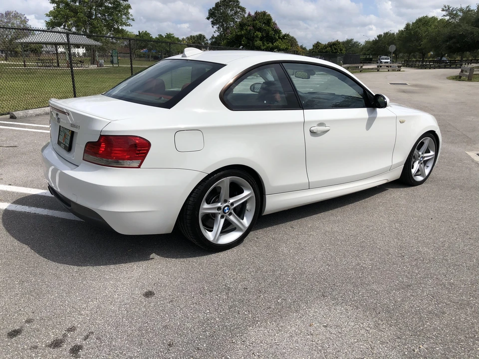 2008 BMW E82 135i & 135is - Image 17 of 31