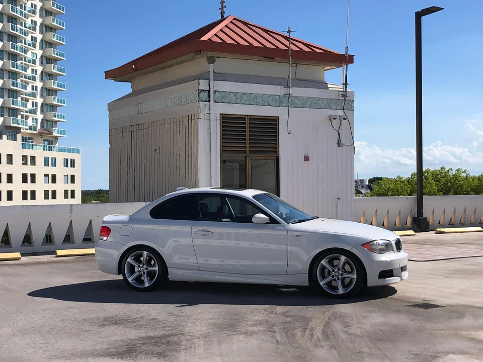 2008 BMW E82 135i & 135is - Image 27 of 31