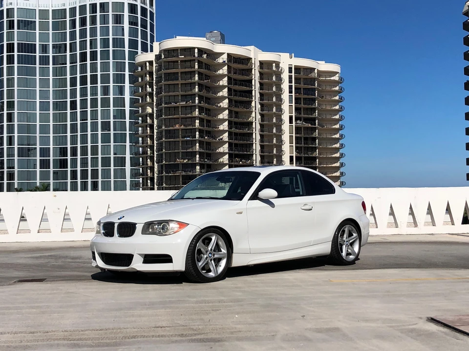 2008 BMW E82 135i & 135is - Image 11 of 31