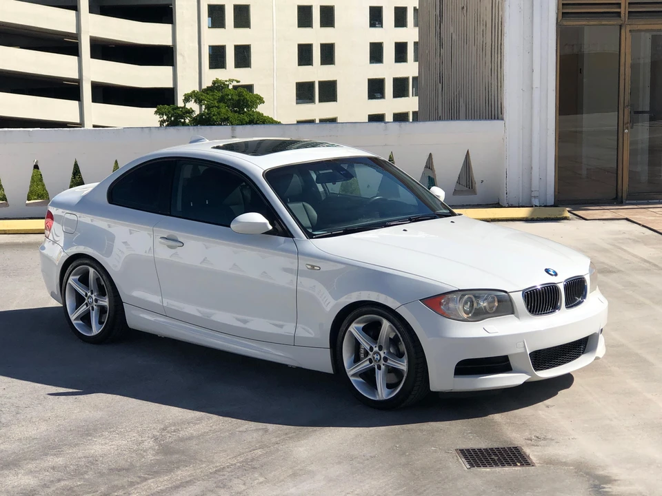2008 BMW E82 135i & 135is - Image 30 of 31