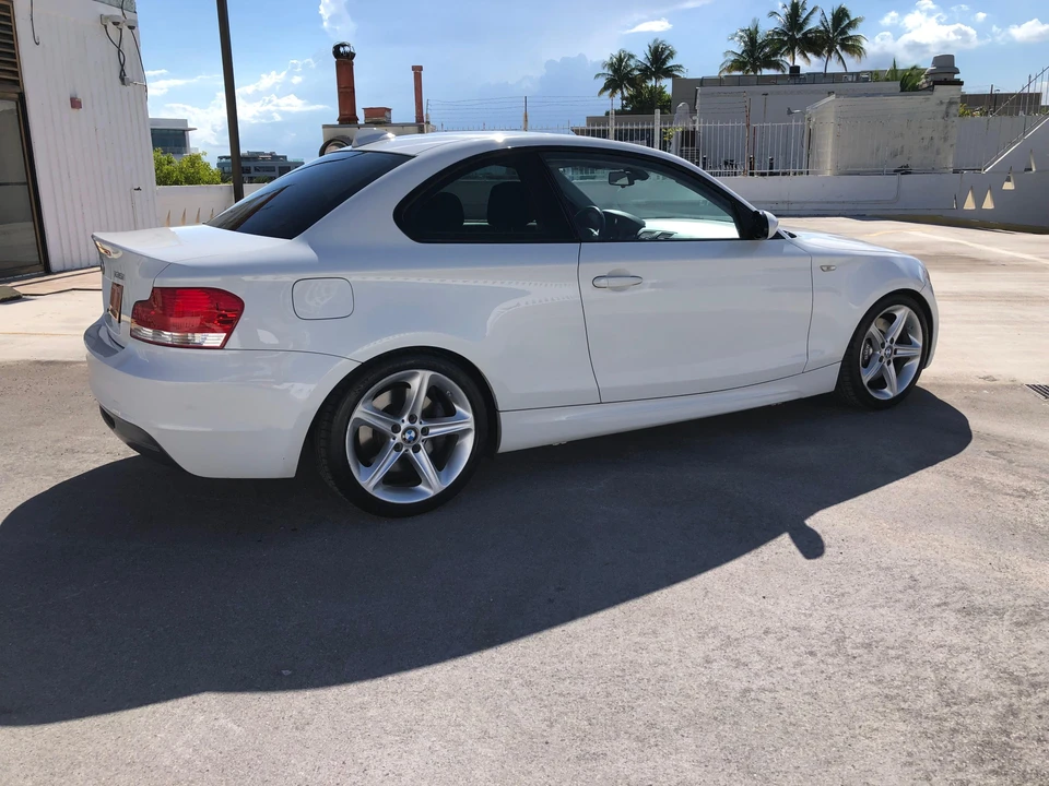2008 BMW E82 135i & 135is - Image 24 of 31