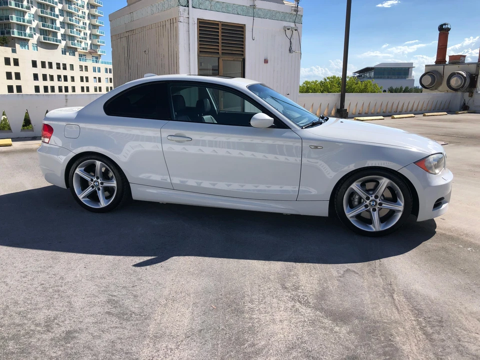 2008 BMW E82 135i & 135is - Image 29 of 31