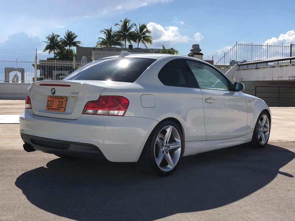 2008 BMW E82 135i & 135is - Image 23 of 31