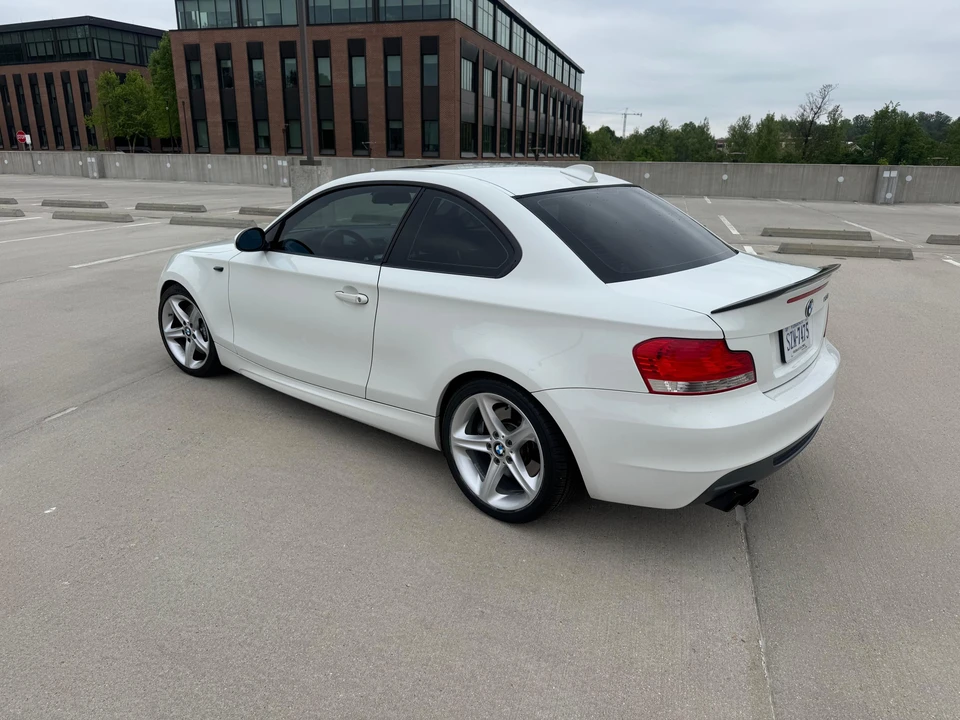 2008 BMW E82 135i & 135is - Image 9 of 31