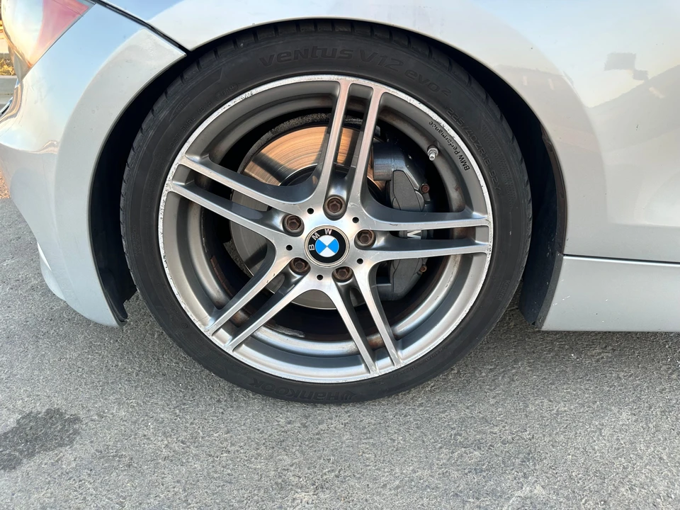 2008 BMW E82 135i & 135is - Image 27 of 31