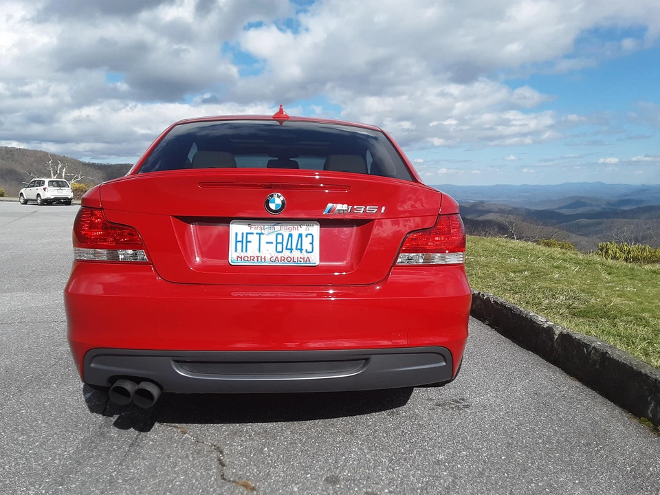 2008 BMW E82 135i & 135is - Image 11 of 31