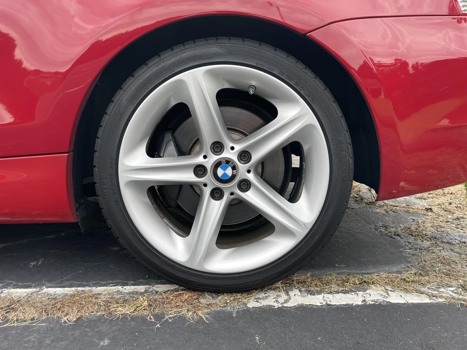 2008 BMW E82 135i & 135is - Image 28 of 31