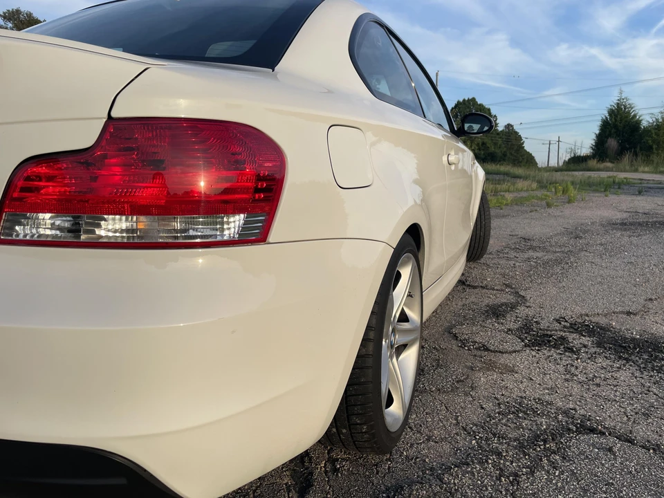 2008 BMW E82 135i & 135is - Image 28 of 31