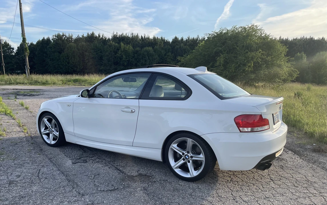 2008 BMW E82 135i & 135is - Image 16 of 31