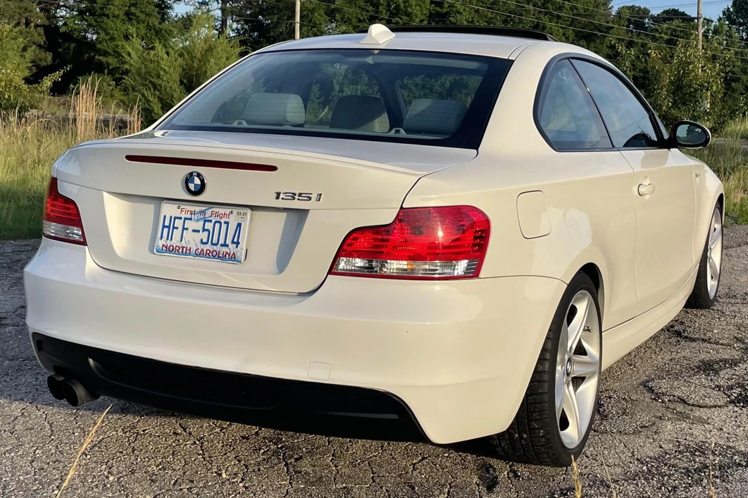 2008 BMW E82 135i & 135is - Image 4 of 31