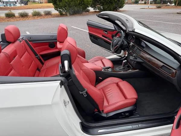 2008 BMW E93 335i Convertible - Image 16 of 17