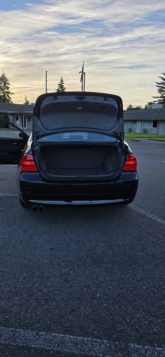 2008 BMW E90 3 Series Sedan - Image 11 of 17