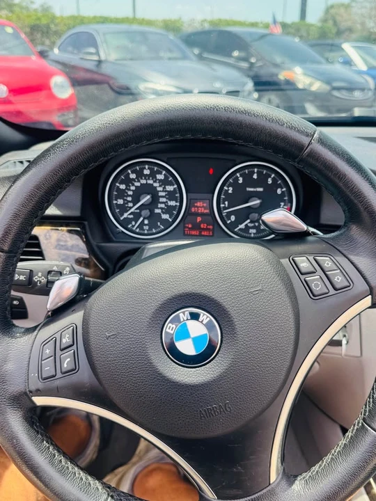 2008 BMW E93 335i Convertible - Image 14 of 15