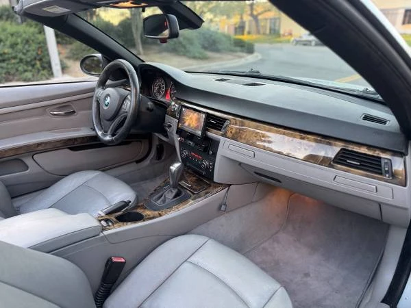 2008 BMW E93 335i Convertible - Image 13 of 20