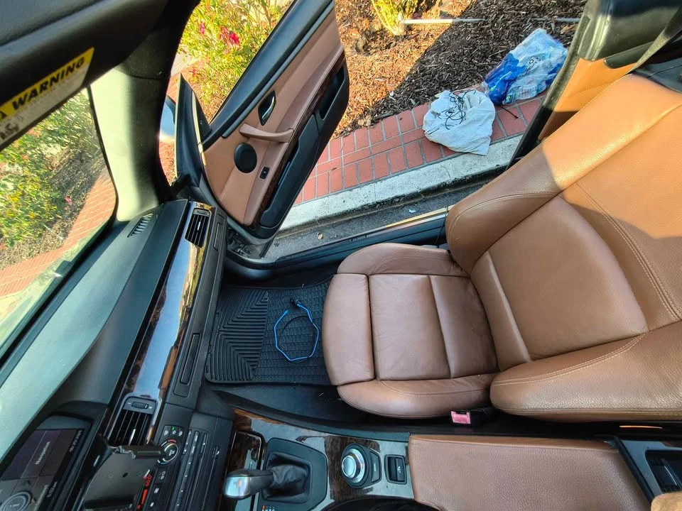 2008 BMW E93 335i Convertible - Image 10 of 19