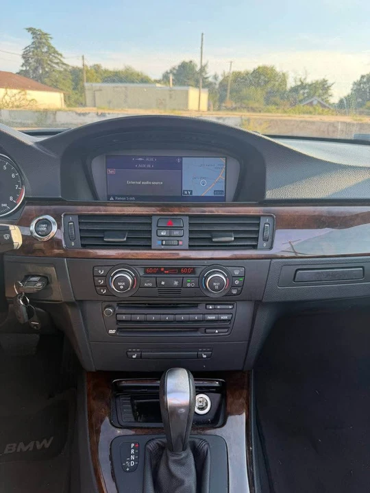 2008 BMW E93 335i Convertible - Image 13 of 14