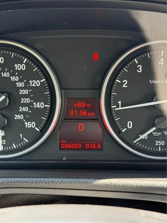 2008 BMW E93 335i Convertible - Image 8 of 10