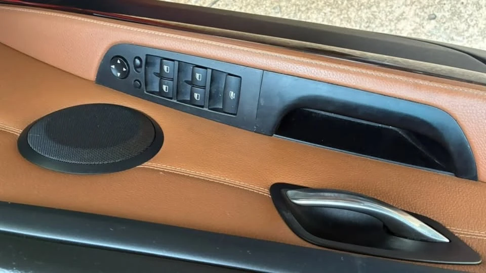 2008 BMW E90 3 Series Sedan - Image 13 of 19
