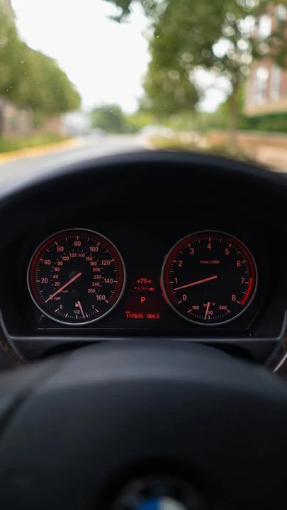 2008 BMW E90 3 Series Sedan - Image 10 of 17