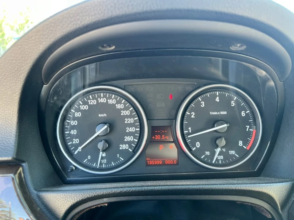 2008 BMW E93 335i Convertible - Image 9 of 9