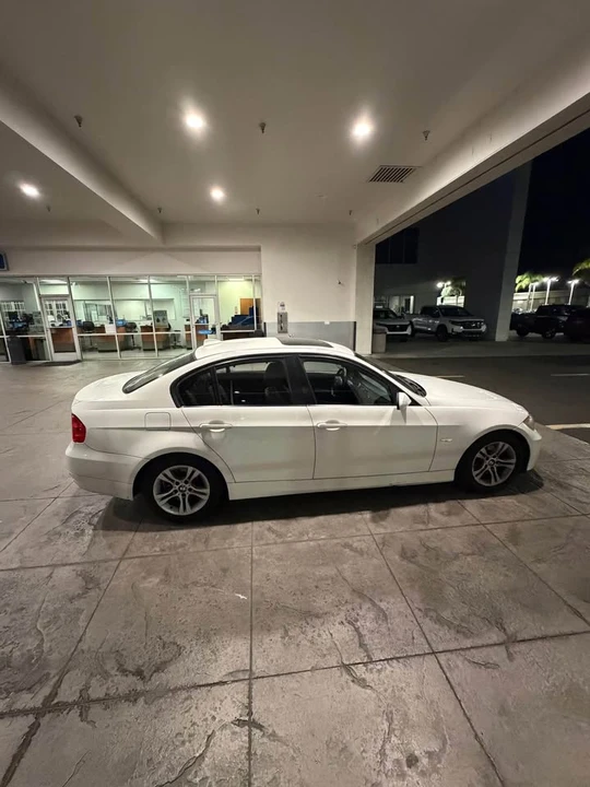 2008 BMW E90 3 Series Sedan - Image 4 of 8