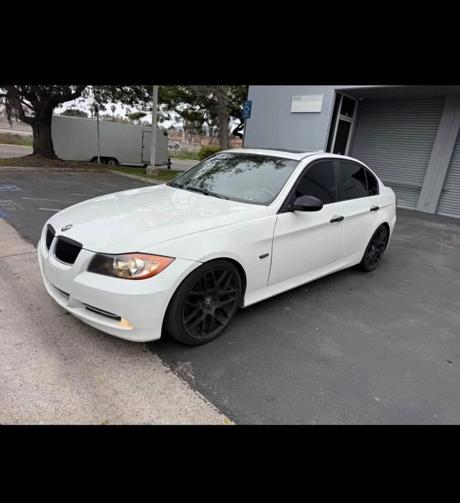 2008 BMW E90 3 Series Sedan - Image 2 of 6