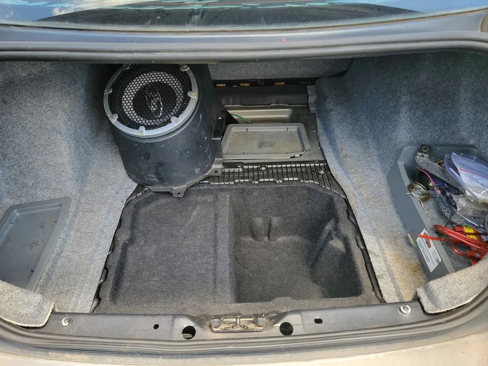 2008 BMW E90 3 Series Sedan - Image 6 of 10