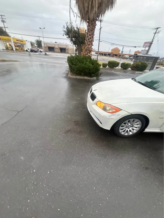 2008 BMW E90 3 Series Sedan - Image 5 of 6