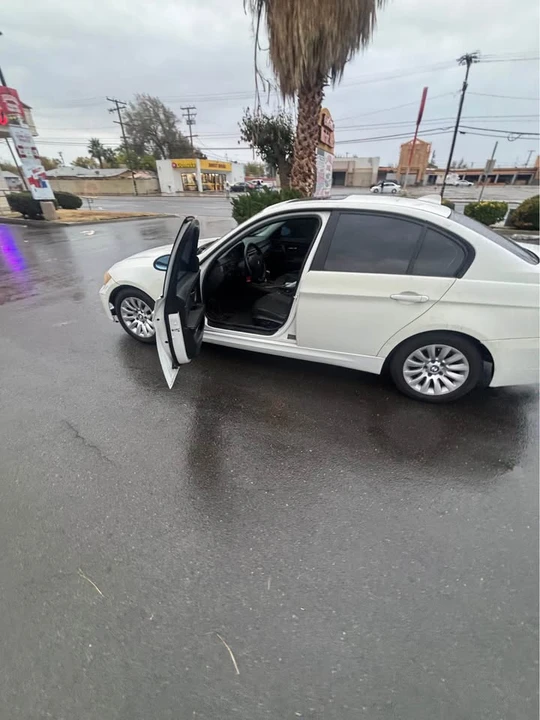 2008 BMW E90 3 Series Sedan - Image 4 of 6