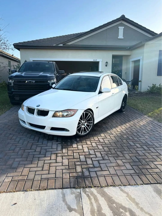 2008 BMW E90 3 Series Sedan - Image 2 of 10